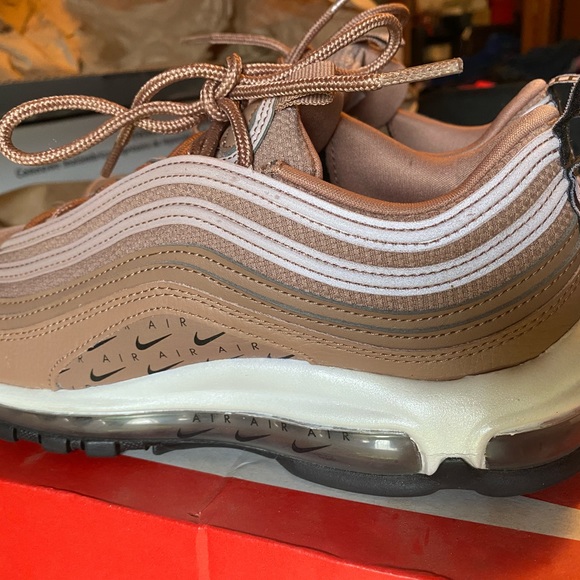 W Air Max 97 Lx size 9 - Picture 3 of 7